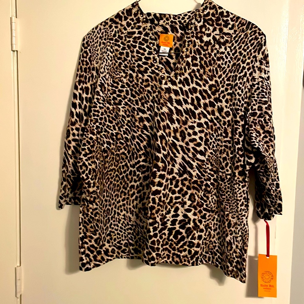 Long sleeve leopard print blouse NWT